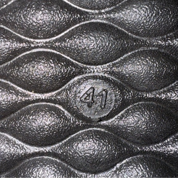 BJ women’s warm and comfortable snow boots black size 9.5 lined with rubber sole - Picture 10 of 10